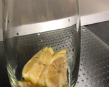 Foto del paso 1 de la receta: Agua de limón y jengibre infusionada