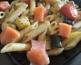 Foto del paso 11 de la receta: Penne Rigate al Wok con Calabacín, Cherry y Salmón Ahumado