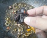 Foto langkah ke 3 dari resep Cumi Tinta Hitam Khas Jawa Timur.
