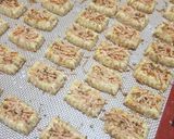 Foto langkah ke 6 dari resep Garlic cheese cookies.