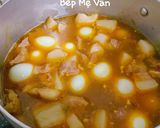 Hình bước làm 4 của món Thịt kho trứng cút với nước dừa tươi