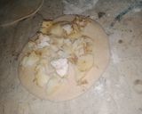 A picture of step 2 of Steam chicken potato paratha.