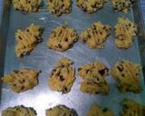 Foto langkah ke 5 dari resep Vanilla Chocochips Cookies, simple renyah.