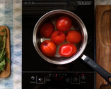 Foto del paso 1 de la receta: Salsa Roja para Entomatadas y Chilaquiles sin chile