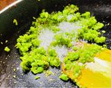 ট্রাই কালার সব্জী সুজির হালুয়া (tri colour sabji sooji halwa recipe in Bengali) রেসিপির ধাপ 3 ছবি