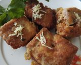 Foto langkah ke 3 dari resep Tahu isi keju pedas.