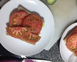 Foto del paso 2 de la receta: Desayuno salmón, aguacate y tomate más rico... 😍