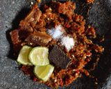 Foto langkah ke 2 dari resep Sambal Terasi Semi Mentah.