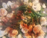 Foto del paso 3 de la receta: Paella vegana de coliflor con toque de cilantro 🥘🍀