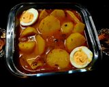 A picture of step 2 of Aalu irvi Anday ka salan.