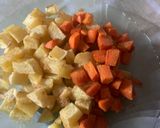 Foto langkah ke 1 dari resep Sambal goreng kentang wortel.