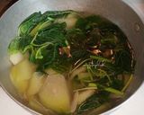 Foto langkah ke 4 dari resep Sayur Bening Bayam Pepaya Muda.