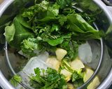 A picture of step 2 of Spinach Cucumber Apple Green Smoothie.