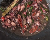 Foto langkah ke 3 dari resep Cumi Masak Hitam.