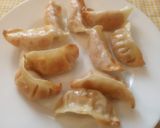 Foto del paso 4 de la receta: Lomos de merluza con salsa de almendra y Gyozas de pollo