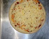 Foto langkah ke 4 dari resep Pizza Praktis.