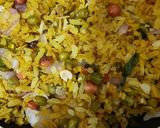 चटपटा प्याजी पोहा(chatpata pyazi poha recipe in hindi) रेसिपी चरण 4 फोटो