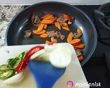 Foto langkah ke 4 dari resep Brokoli mix Tumis Daging Sapi.