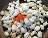 Foto del paso 5 de la receta: Habas con huevo poché