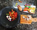 Foto langkah ke 1 dari resep Seblak Mie gurih.