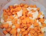 A picture of step 1 of Spicy Biskra-Style Boumfor.