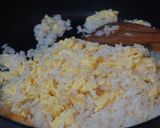 紅咖哩雞肉鮮蝦炒飯的食譜步驟3照片