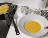 Foto del paso 3 de la receta: Rollitos de pan de molde con pavo y queso