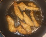 Foto del paso 2 de la receta: Tiritas de pollo empanizadas (con un toque picante)