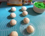 Foto langkah ke 4 dari resep Bakpao No Mixer Isi Unti Pandan.