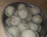 Foto langkah ke 5 dari resep Cilok isi sosis pedas.