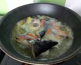 Foto langkah ke 3 dari resep Sop Ikan Patin Kemangi.