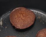 A picture of step 5 of Funny Halloween Dorayaki.