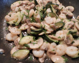 Foto del paso 6 de la receta: Salteado de calabacín y gambas