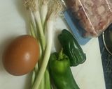 Foto del paso 1 de la receta: Tortilla de cebollino y pimiento de padrón