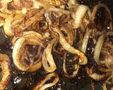 Foto del paso 3 de la receta: Lomo de cerdo con cebolla caramelizada