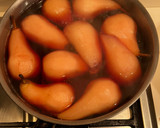 Foto del passaggio 2 della ricetta Pere al vino rosso
