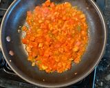 Foto del paso 3 de la receta: Chayotes guisados a la mexicana 💚🤍❤️