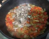 Une image de l'étape 10 de Tagliatelles aux sardines, poivron rouge et persil.