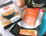 รูปขั้นตอนการทำที่ 1 ของ โรลข้าวผัดไข่คลุกแซลมอน สูตรง่ายเวอร์ Fried Rice Salmon Roll
