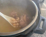 Foto del paso 3 de la receta: Rica Sopa de Alubias Blancas con Paticas de cerdo 🐷 Superrr Nutritiva 👇🏻