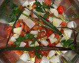 Foto del paso 3 de la receta: Quinua al pesto con cebolla y tomates confitados