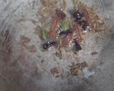 A picture of step 4 of Coriander and mint chicken.