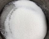 A picture of step 2 of Cream ceramel.