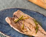 Foto del paso 3 de la receta: Lechola a la plancha con ajetes