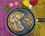 चीझी थालीपीठ पिझ्झा (cheese thalipeeth pizza recipe in marathi) रेसिपी स्टेप 3 फोटो 