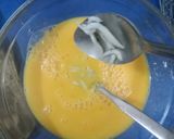 Foto langkah ke 2 dari resep Telur Dadar Teri Medan.