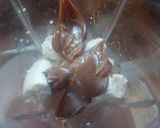 Foto del paso 1 de la receta: Budin banana split con ganache de chocolate blanco y negro