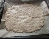 Foto del paso 9 de la receta: Hacer masa de pizza casera y rellenarla. Hacer la masa a mano o con la Amasadora de pan