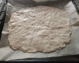 Foto del paso 9 de la receta: Hacer masa de pizza casera y rellenarla