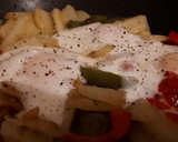 Foto del paso 3 de la receta: Patatas y pimientos con huevos
